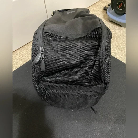 BMW Rear Storage Console Backpack - Picture 4 of 8